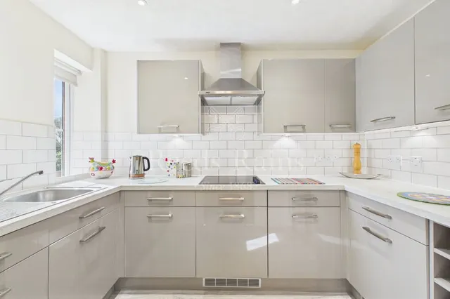King Edward Avenue, Dartford, DA1, photo 3