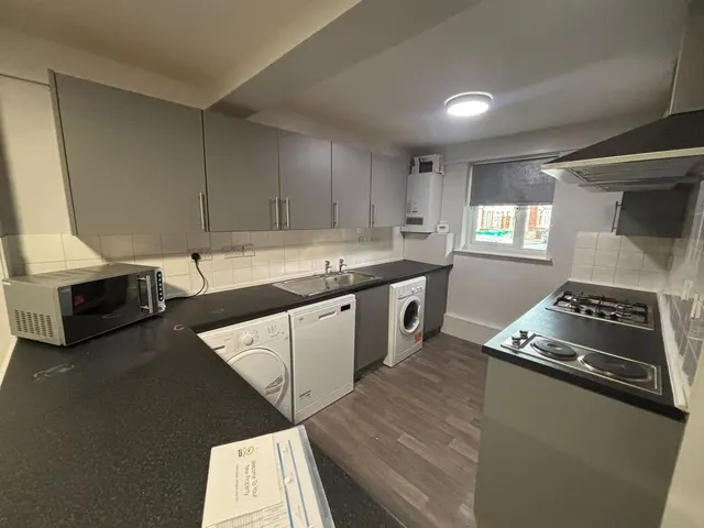 Albert Square, Lenton, NG7, photo 2