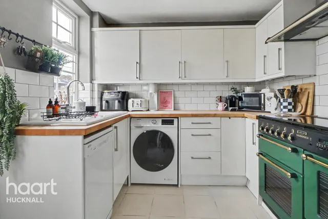 Newstead Terrace, Nottingham, NG15, photo 2