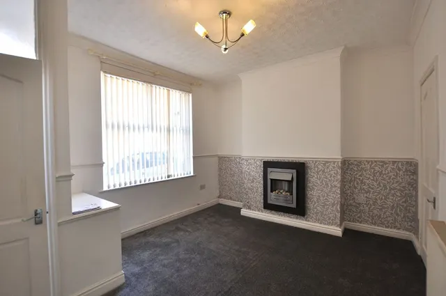 To LetCorporation Street, Chorley, photo 2