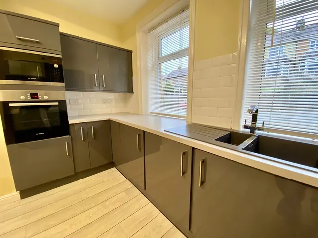 Penistone Road, Kirkburton, HD8, photo 2