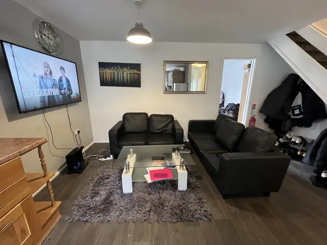 Kendal Close, Woodhouse, LS3, photo 1