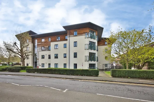 Queensway Place, Yeovil, photo 1