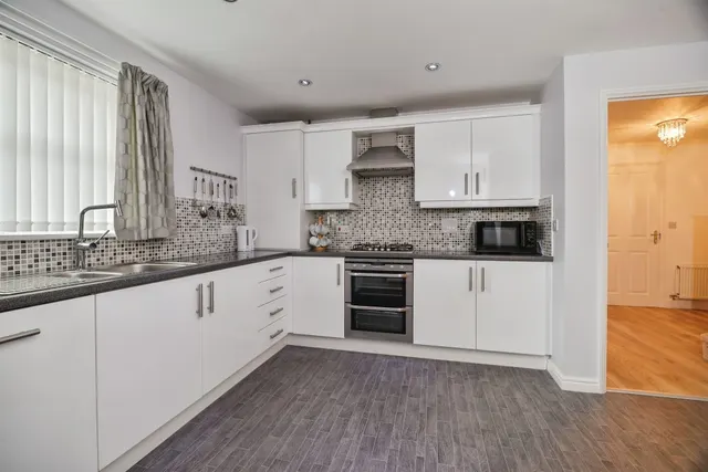 Cherryfield Drive, Middlesbrough, TS5, photo 2
