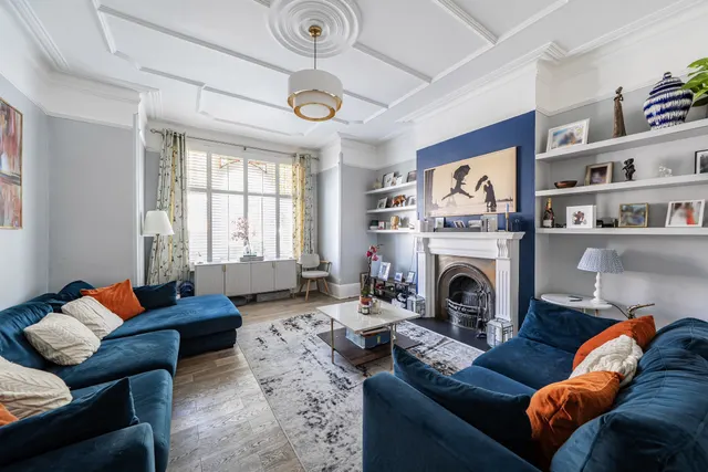 Photo 2 — Flat 1, 35 Westbere Road, London