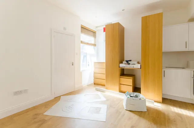 Photo 2 — Flat 2, 108 Ballards Lane, London