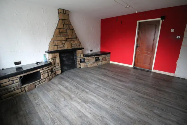 Photo 2 — Glendon Court, Oldham, OL1