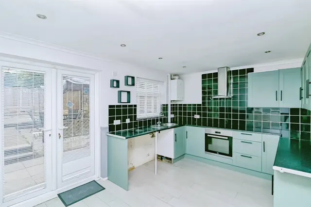 Fern Drive, Barry, CF62, photo 3