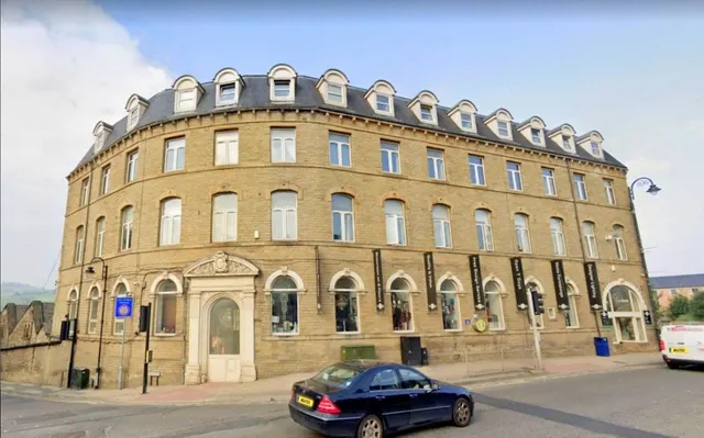 Huddersfield Road, Mirfield, WF14, photo 1