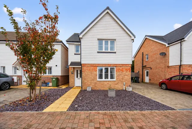 Photo 2 — St. Lawrence Crescent, Maidstone