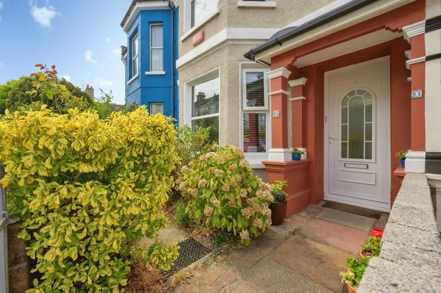 St. Georges Terrace, Plymouth, photo 1