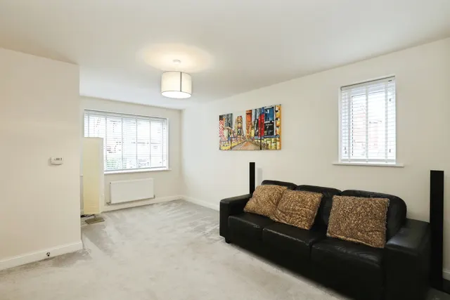Worcester Gardens, Bourne, PE10, photo 3