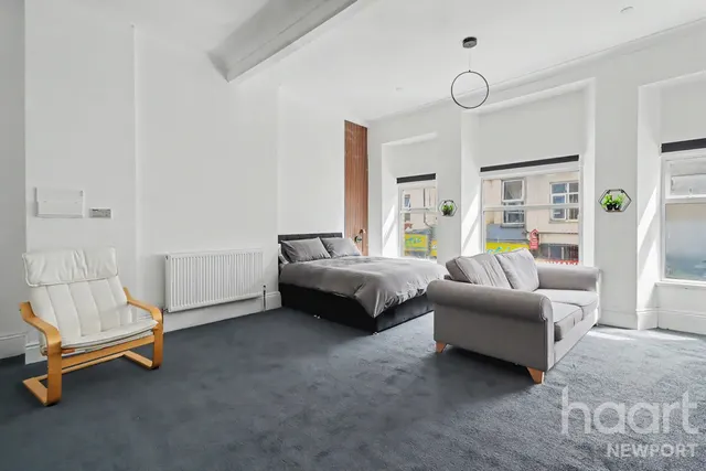 Beaufort Street, NP23, photo 2