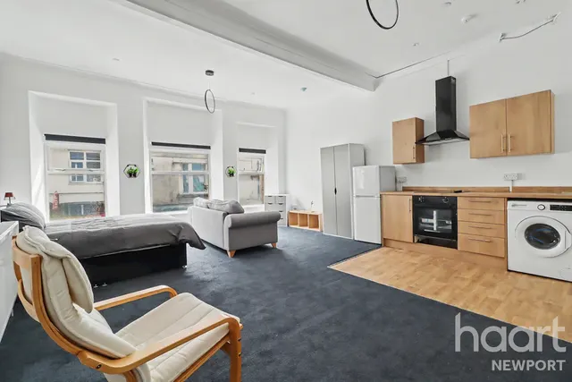 Beaufort Street, NP23, photo 1