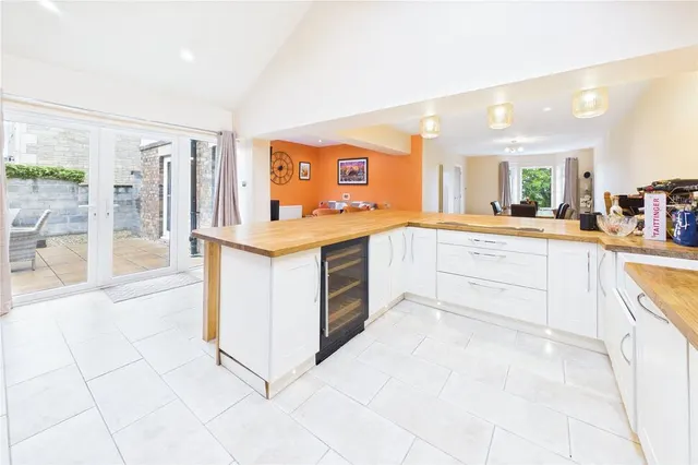 Bristol Road, Radstock, BA3, photo 2