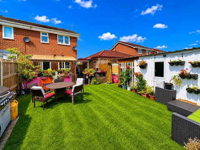 Photo 2 — Avonlea Close, Saltney, Cheshire West and Ches, CH4