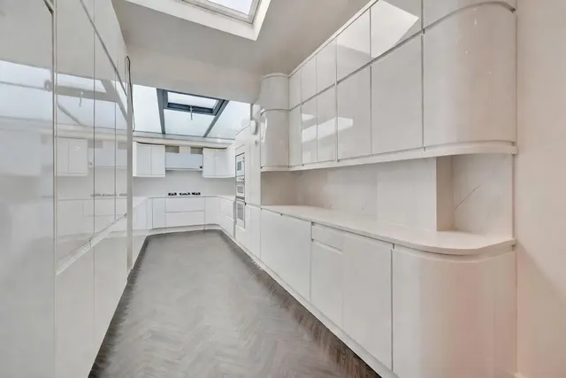 Belton Road, London, NW2, photo 3
