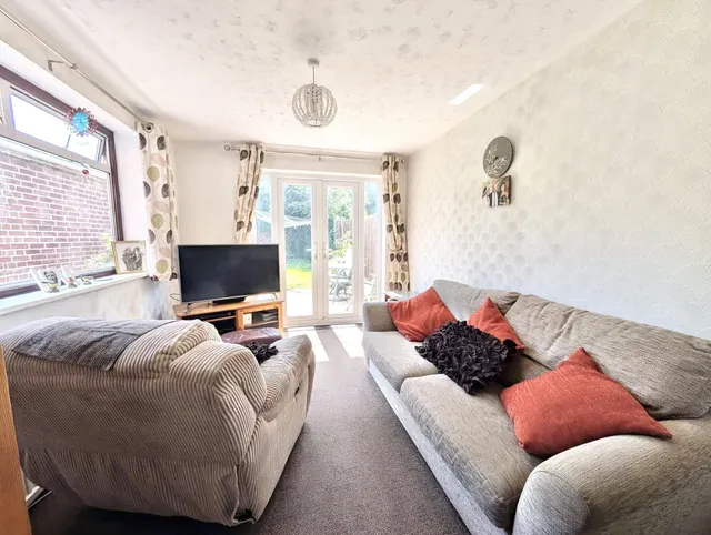 Allans Meadow, Neston, CH64, photo 3