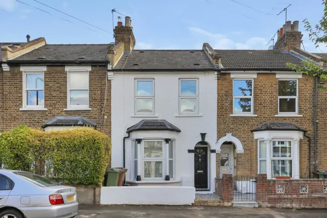 2 bedroom house, Clacton Road, Walthamstow, E17