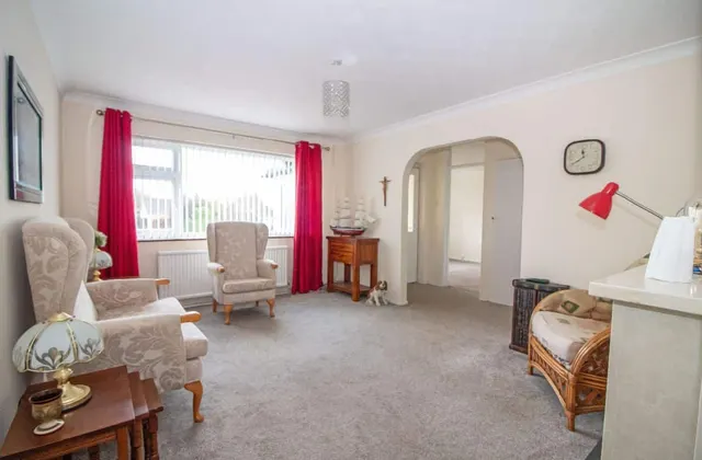 Photo 3 — Spring Vale, Waterlooville, PO8 9DB