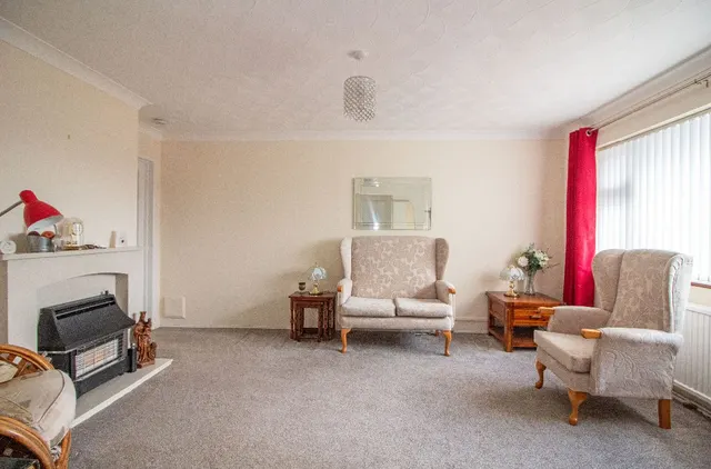 Photo 2 — Spring Vale, Waterlooville, PO8 9DB