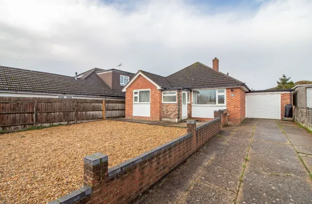 Spring Vale, Waterlooville, PO8 9DB, photo 1