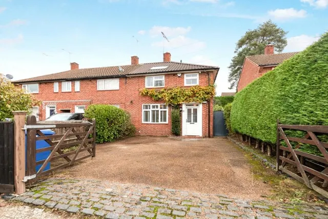 Henslow Way, Woking, GU21, photo 1