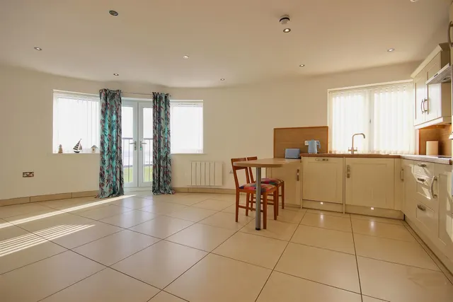 Photo 3 — Broadway House, Hornsea