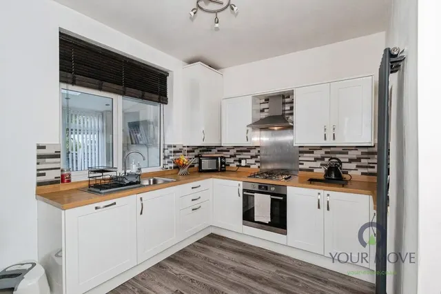 Merton Avenue, Oldham, OL8, photo 3
