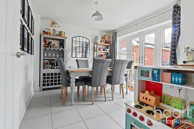 Myrtlewood Road, Bury St Edmunds, IP32, photo 3