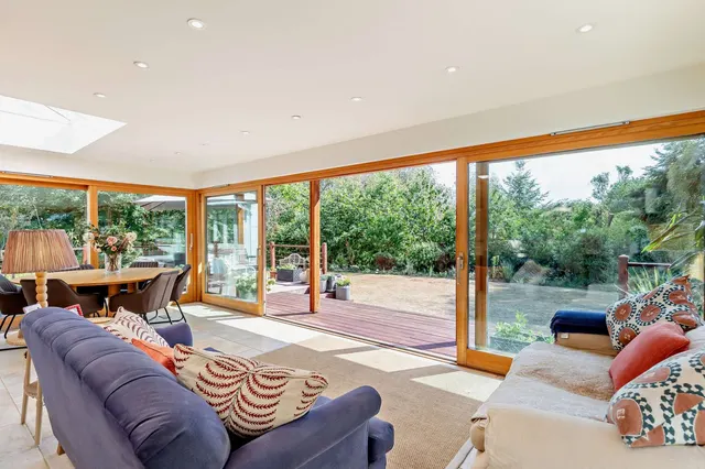 Beech Avenue, Lower Bourne, GU10, photo 2