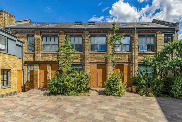 Porteus Place, London, UK, SW4, photo 1