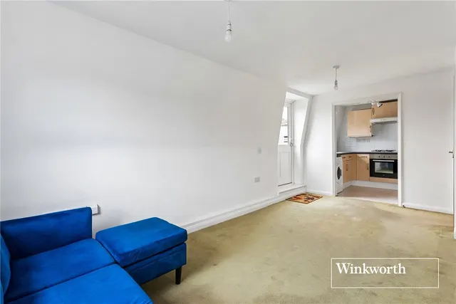 Photo 3 — Portland Grove, London, SW8