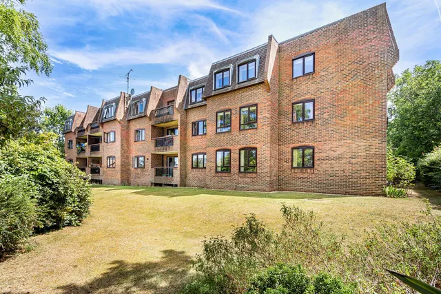 Morley Road, Farnham, GU9, photo 1