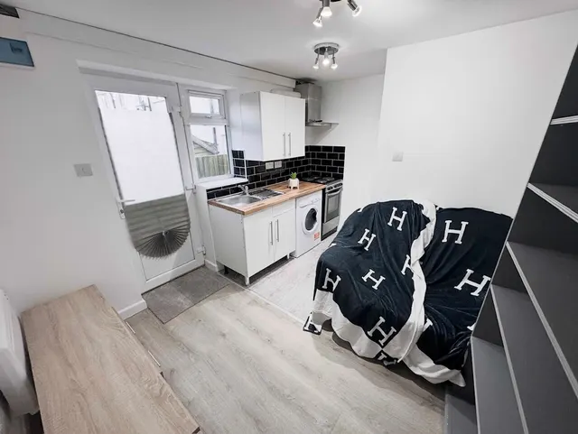 Holbrook Road, Long Lawford, CV23, photo 1