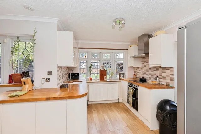 Photo 3 — Stratton Drive, Barking