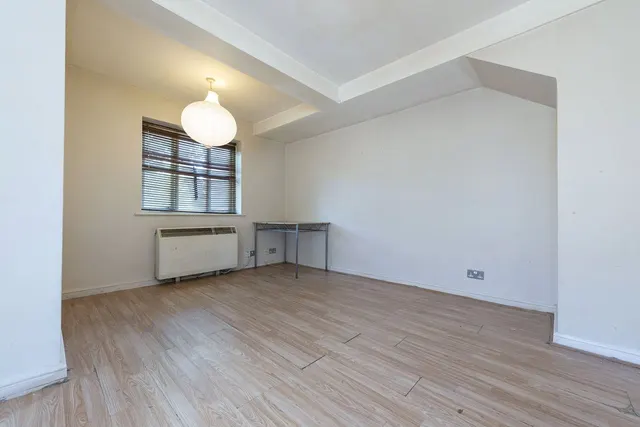 Benhill Road, Sutton, SM1, photo 1