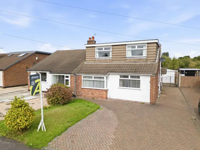 Alderley Road, Thelwall, Warrington, Warrington, WA4 2JA, photo 1
