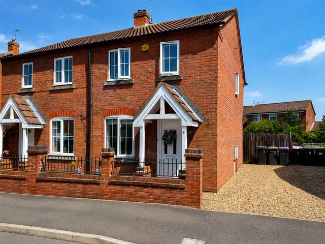 Photo 2 — Falcon Way, Sleaford, Lincolnshire, NG34