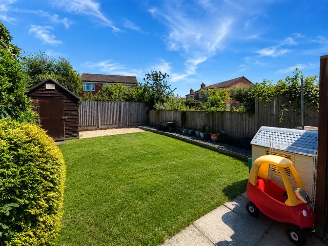 Photo 3 — Falcon Way, Sleaford, Lincolnshire, NG34