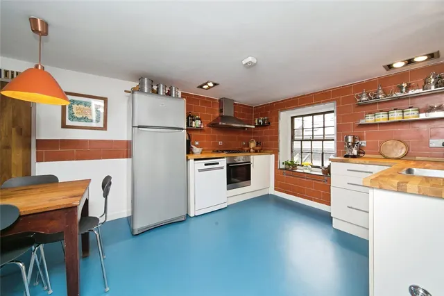 Bank Place, Porthmadog, LL49, photo 3