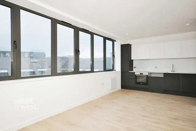 Station Road, Redhill, RH1, photo 1