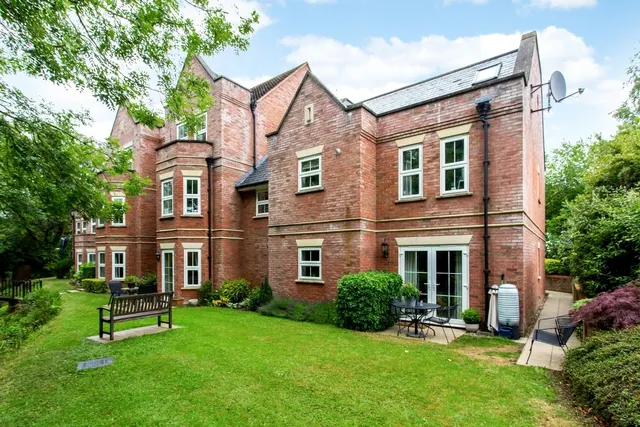 Main Road, Otterbourne, SO21, photo 1