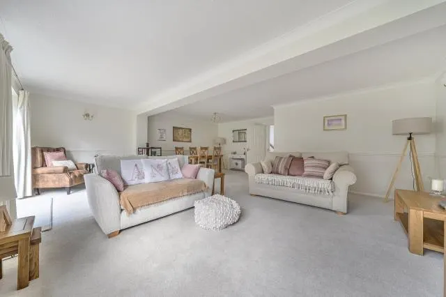 Cherrydale Road, Camberley, GU15, photo 2