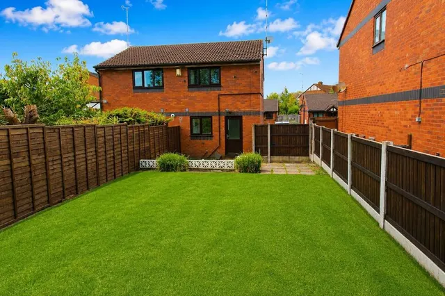 Photo 2 — Larkspur Close, Chester, Cheshire West and Ches, CH4
