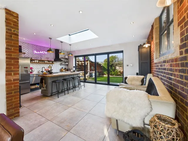 Guithavon Street, Witham, CM8, photo 2