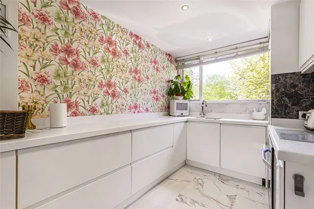 Photo 3 — Mallard Place, Twickenham, TW1 4SW