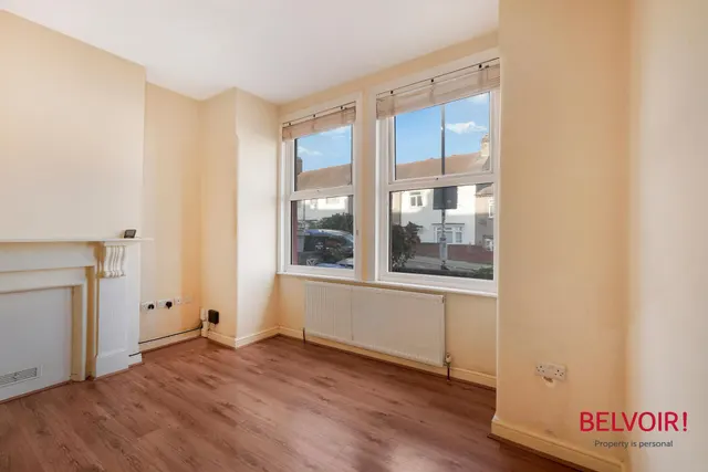 Dagmar Avenue, Wembley, HA9, photo 3