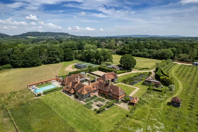 The Common, Dunsfold, GU8, photo 1