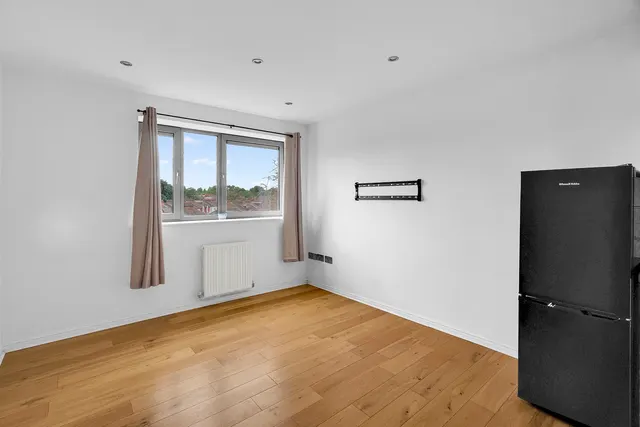 Photo 2 — 29 Curness Street, London, SE13 6JY